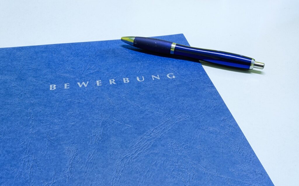 保育士転職の履歴書の書き方を東京で成功させるポイントは？