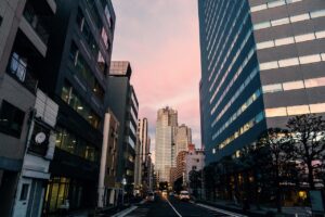 東京の保育士が転職する際のキャリアパスは？
